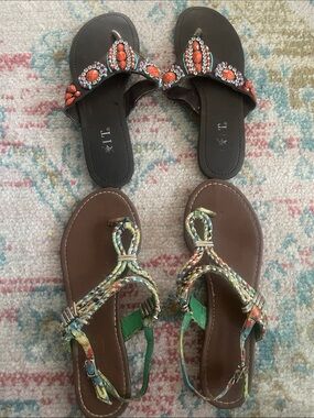 2 pair women’s sandals